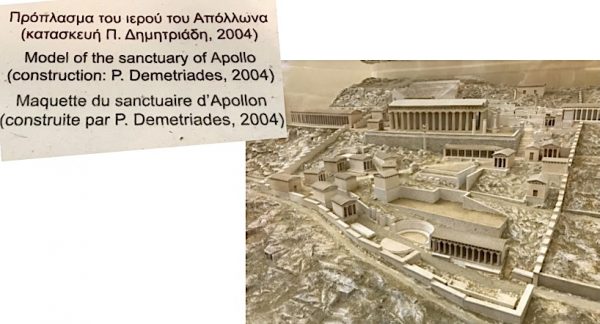 Le sanctuaire d'Allolon en maquette à Delphes
