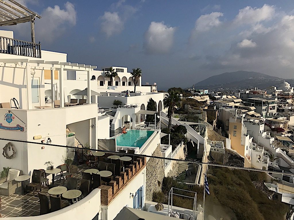 Village de Thira sur l'île de Santorin